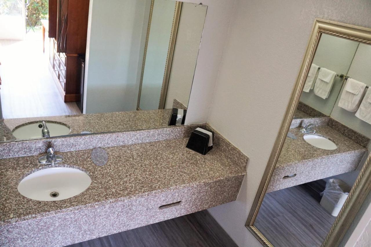Hotel Elev8 Conroe Dış mekan fotoğraf