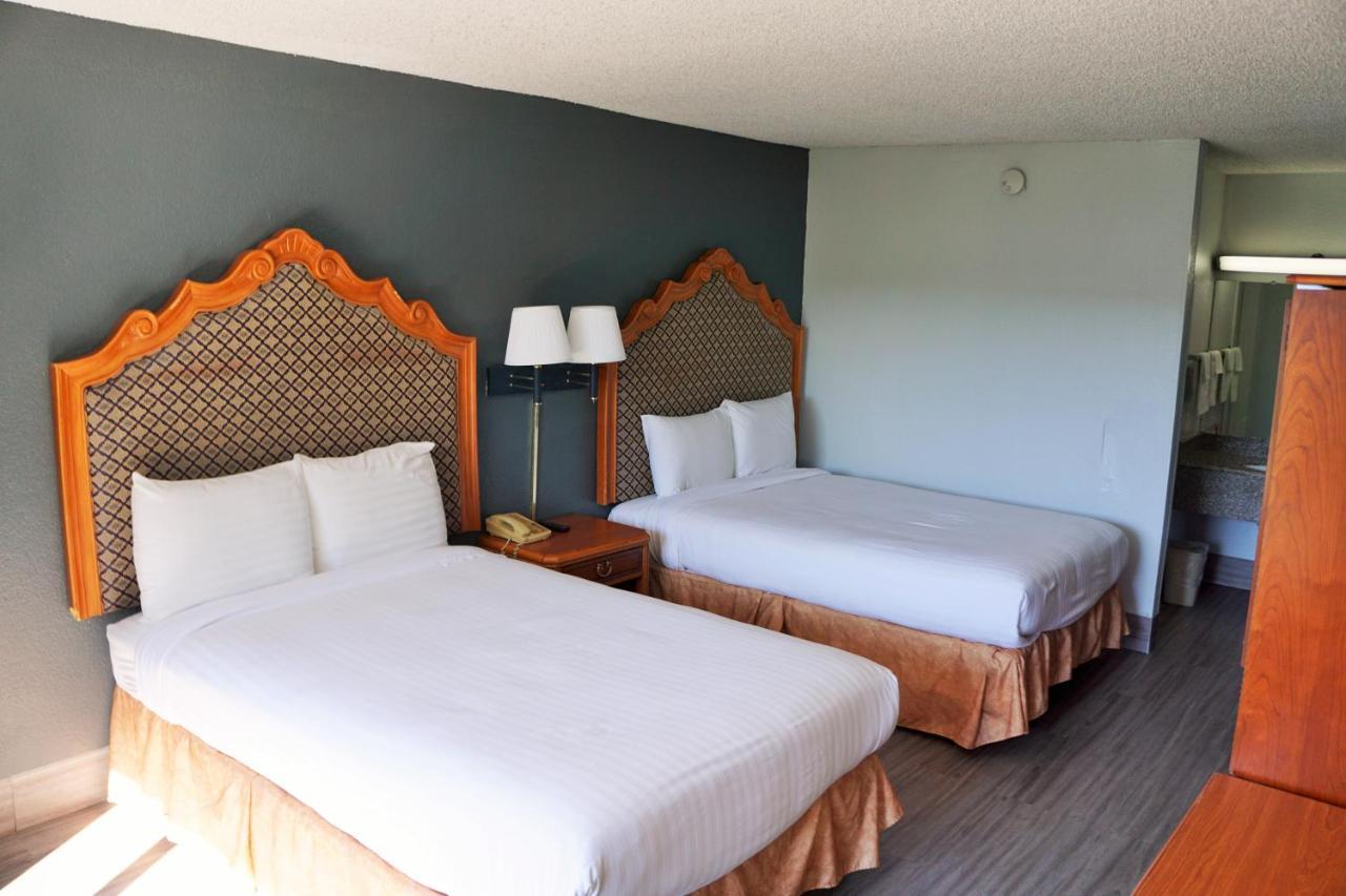 Hotel Elev8 Conroe Dış mekan fotoğraf