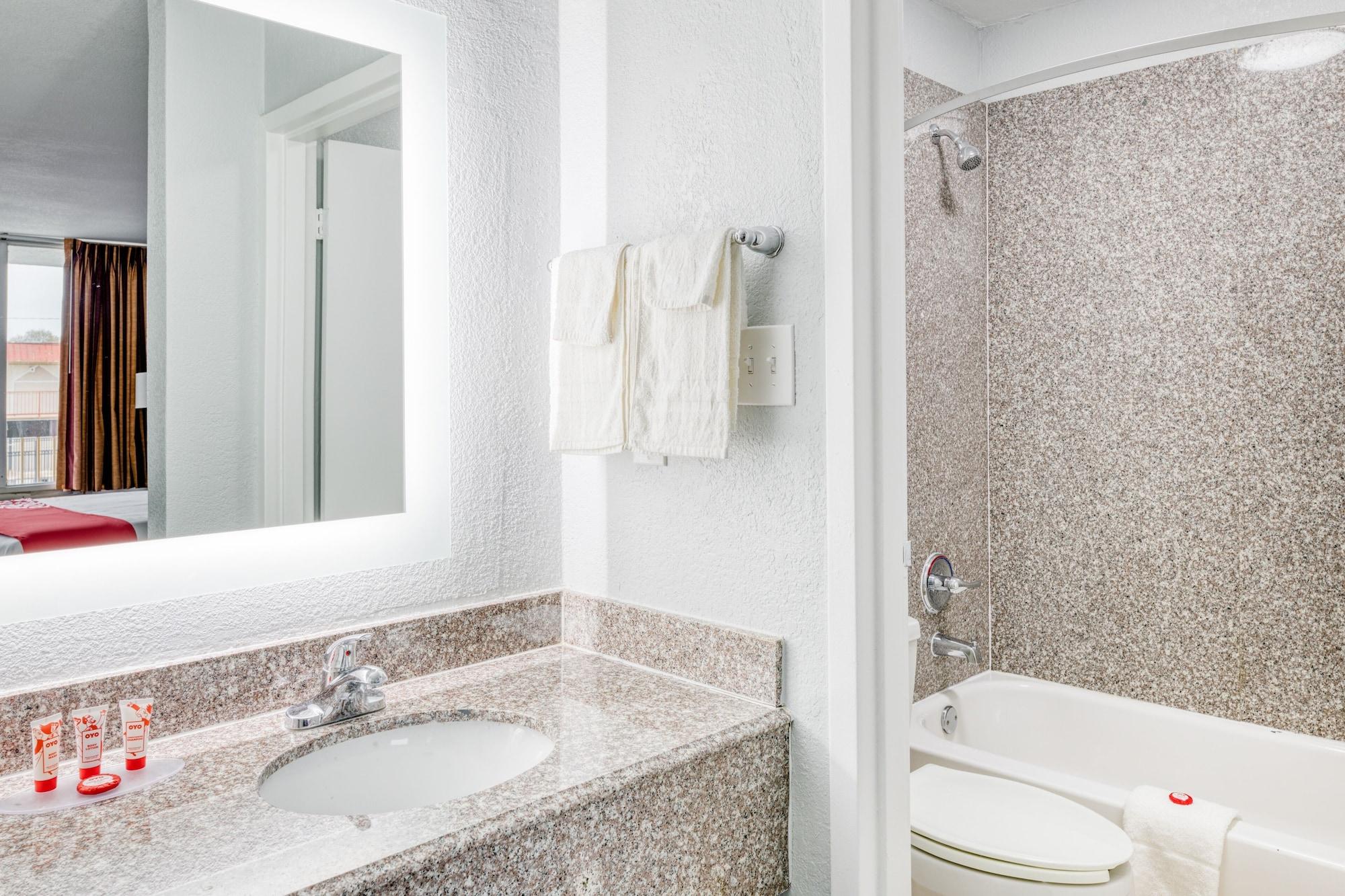 Hotel Elev8 Conroe Dış mekan fotoğraf