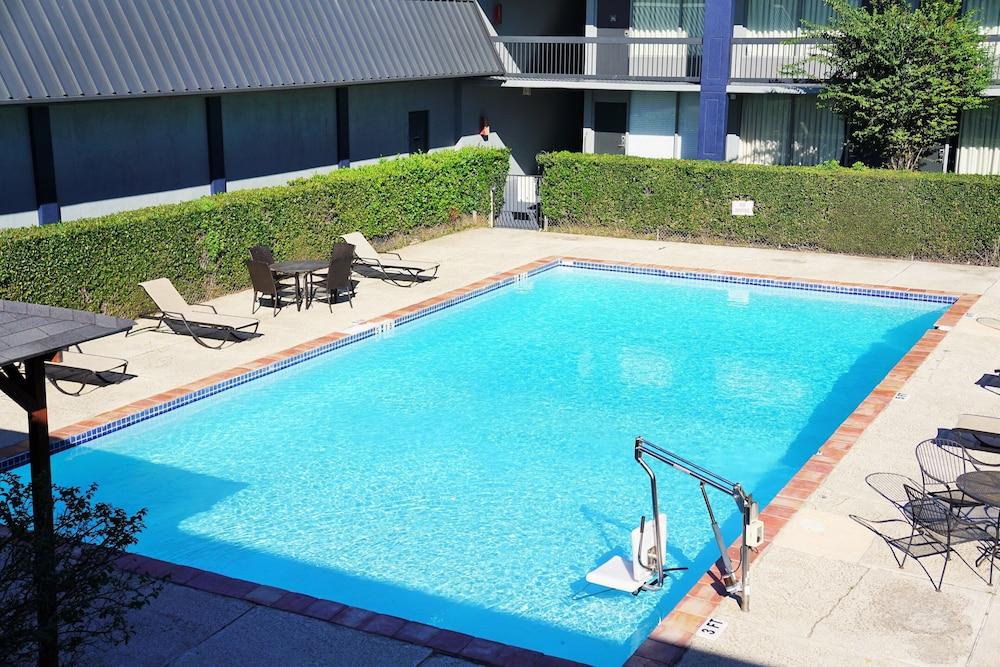 Hotel Elev8 Conroe Dış mekan fotoğraf