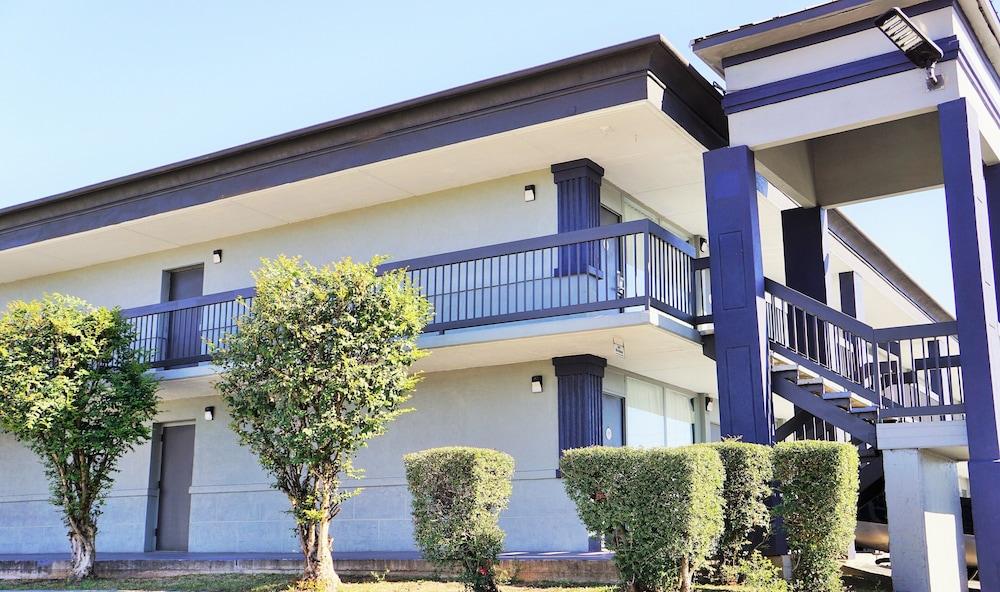 Hotel Elev8 Conroe Dış mekan fotoğraf