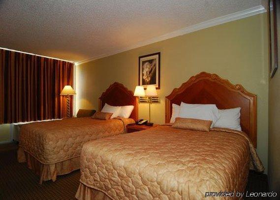 Hotel Elev8 Conroe Oda fotoğraf