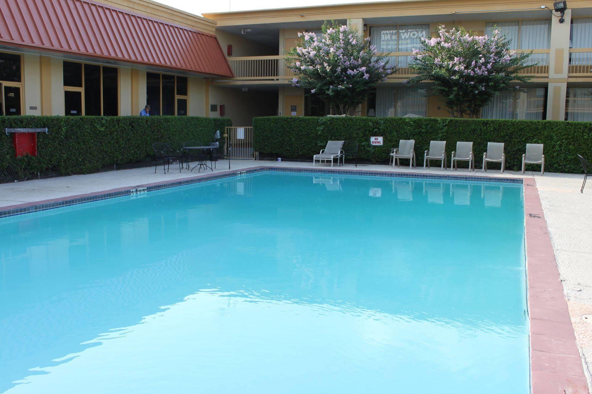 Hotel Elev8 Conroe Dış mekan fotoğraf
