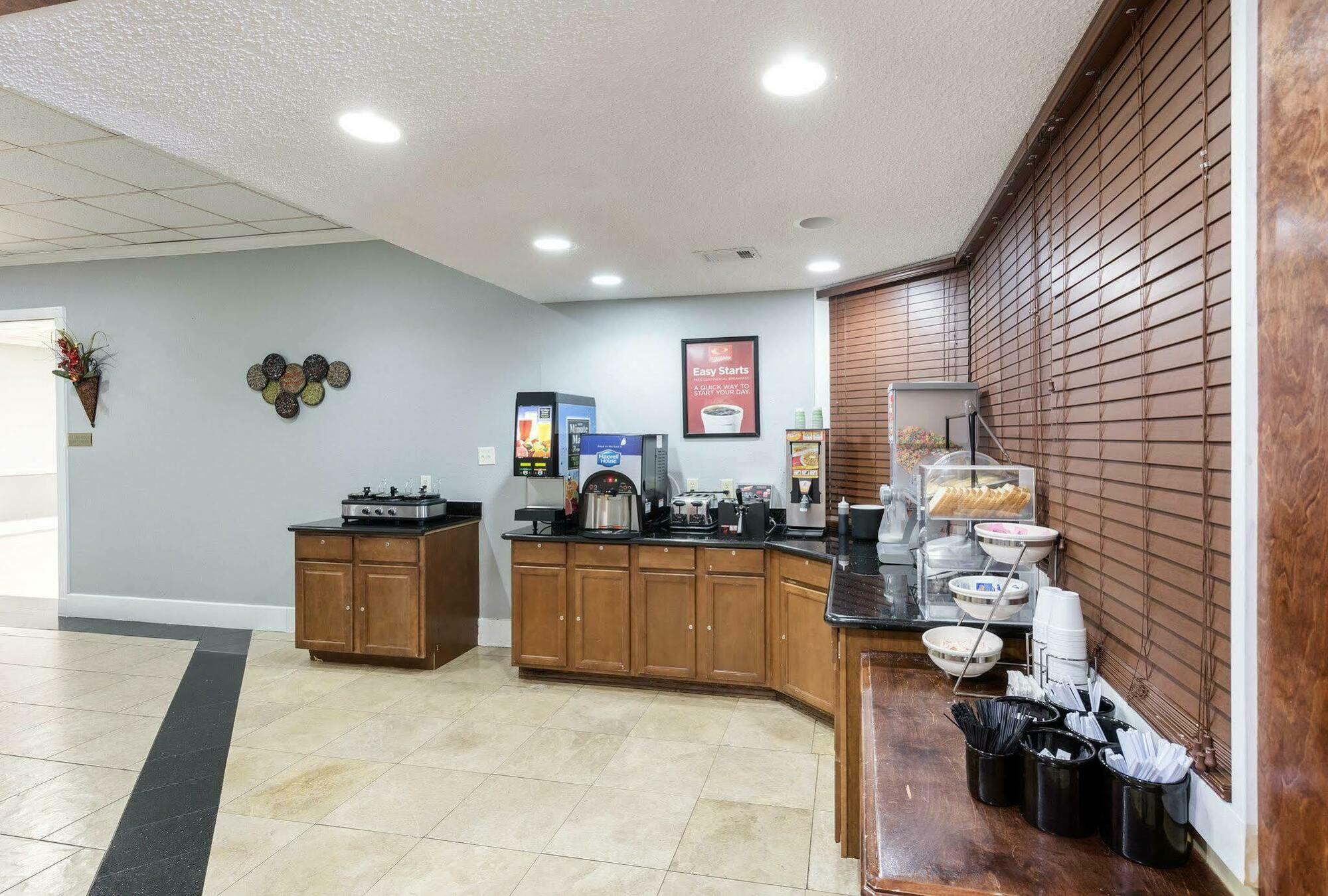 Hotel Elev8 Conroe Dış mekan fotoğraf