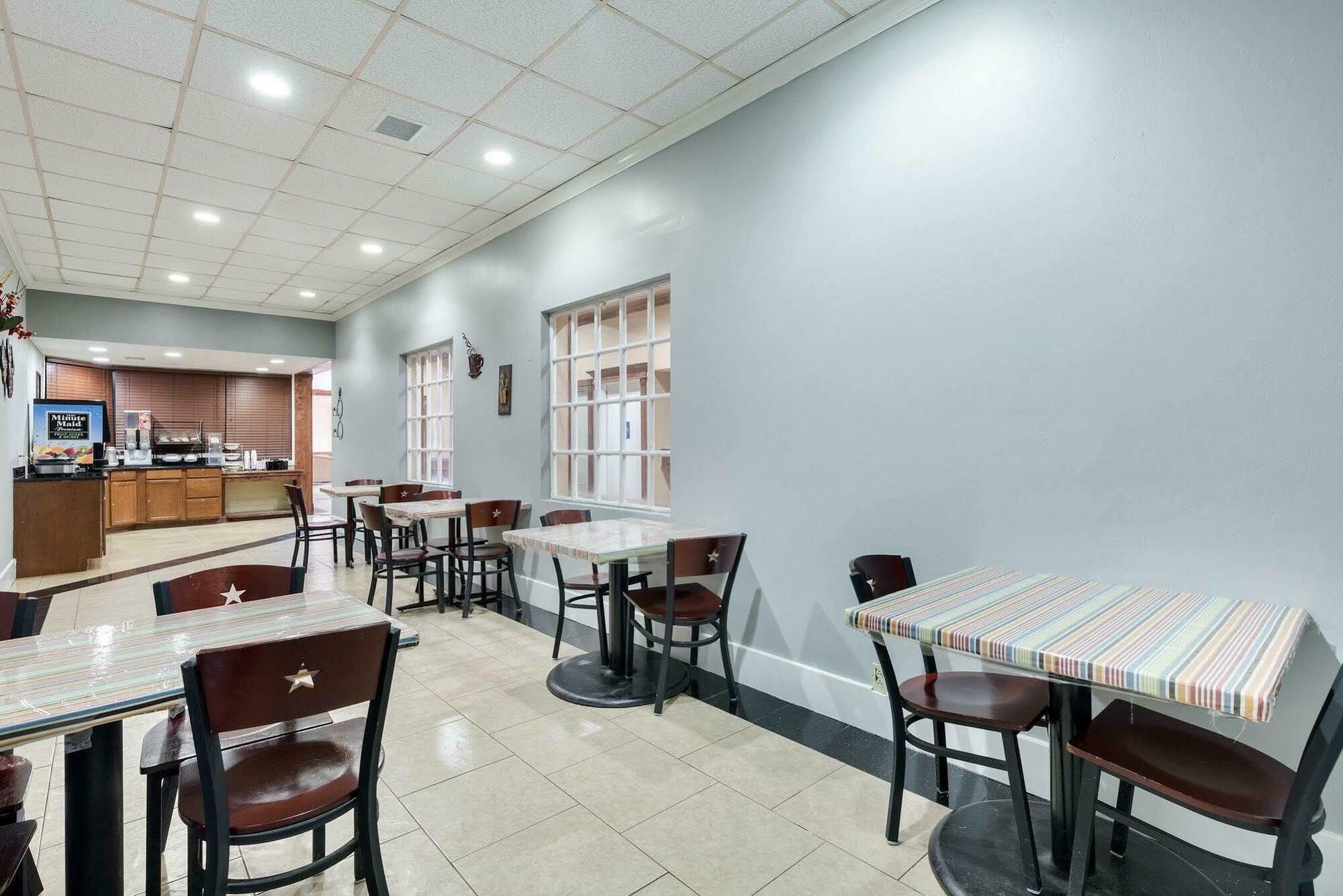 Hotel Elev8 Conroe Dış mekan fotoğraf