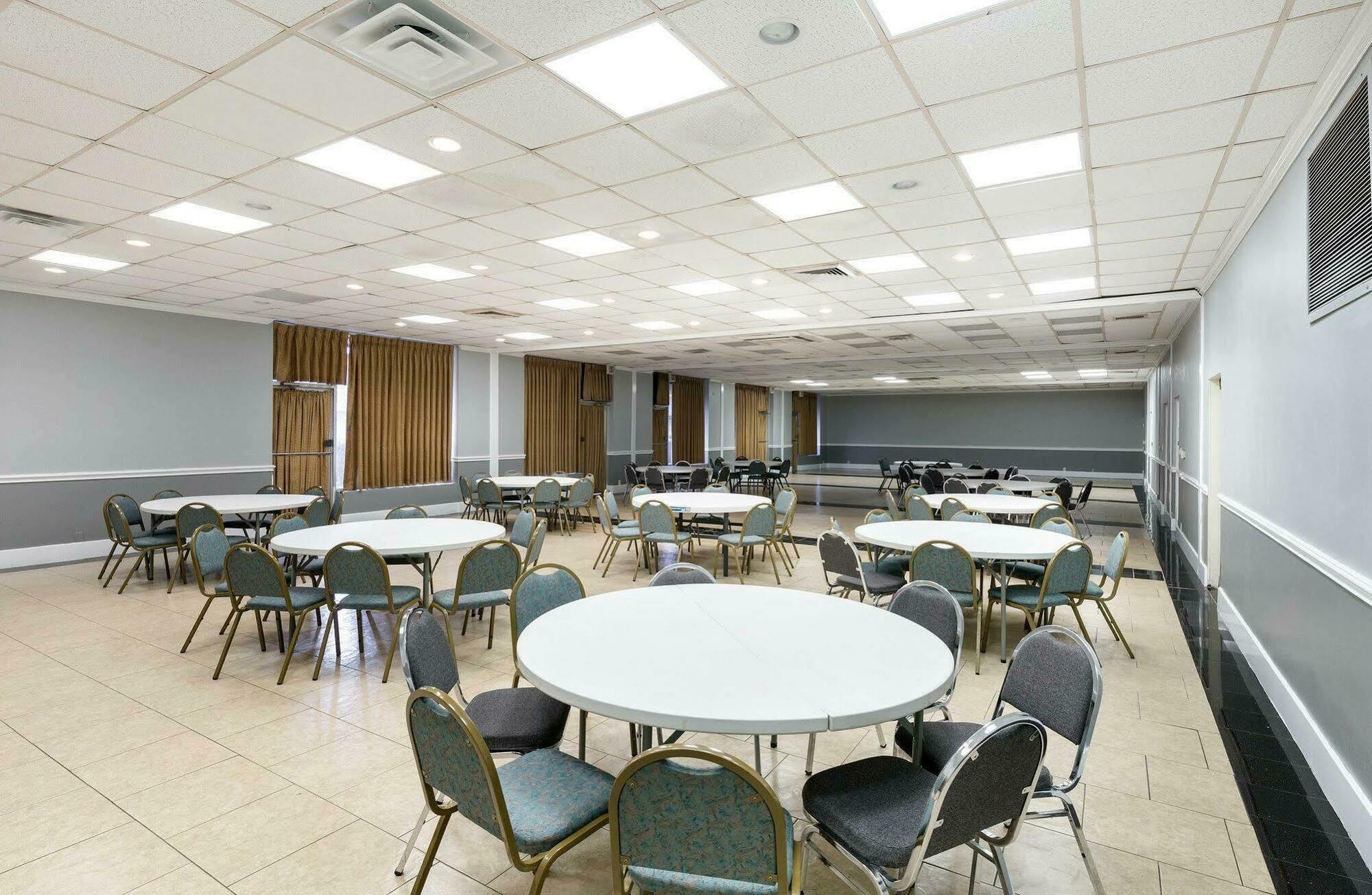 Hotel Elev8 Conroe Dış mekan fotoğraf